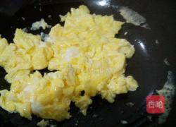蒜黄炒鸡蛋的做法图解3