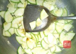爆炒西葫芦的做法图解4