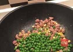 豌豆玉米炒肉丁的做法图解7