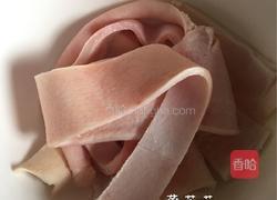 肉皮冻的做法图解1