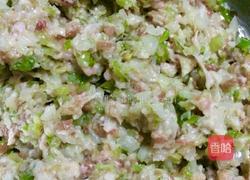 芹菜肉饺子的做法图解7