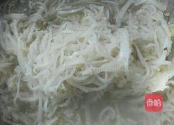 排骨炖酸菜的做法图解2