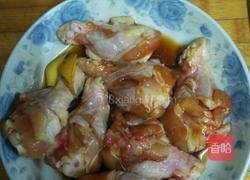 蒜香鸡腿的做法图解1