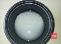 胡萝卜腊肠焖饭的做法图解2