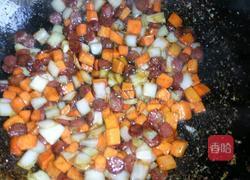 胡萝卜腊肠焖饭的做法图解9