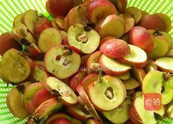 山楂果酱的做法图解1