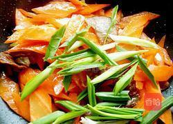 胡萝卜炒腊肉的做法图解9
