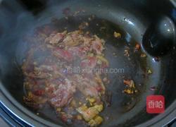 胡萝卜豆饼炒肉的做法图解3