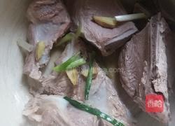 海带排骨汤的做法图解4
