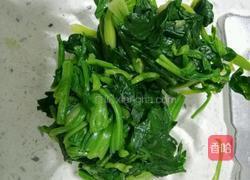 松仁鸡丝菠菜塔的做法图解3