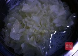 蒜泥胡萝卜银耳的做法图解3