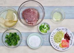 酸菜肉片的做法图解1