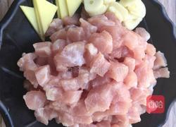 虾仁肉粒凤梨炒饭的做法图解3