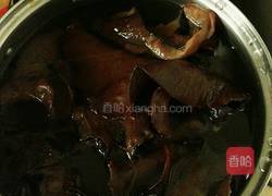 胜瓜木耳炒肉丝的做法图解3