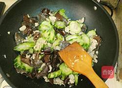 胜瓜木耳炒肉丝的做法图解9