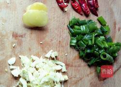 鸡爪烧鹌鹑蛋的做法图解4