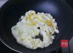 西葫芦鸡蛋黑木耳的做法图解3