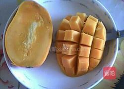 切芒果的做法图解4