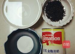 口感爽滑且香醇浓厚的港式奶茶的做法图解1