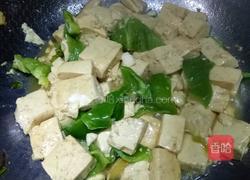 豆腐炒青椒的做法图解5