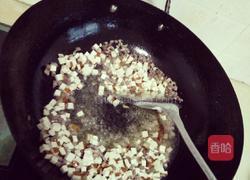 什锦炒饭（蔬菜肉丁炒饭）的做法图解5