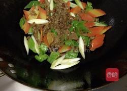 葱爆羊肉炒饭的做法图解6