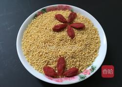 小米枸杞粥的做法图解1