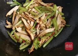 芹菜炒豆干的做法图解6
