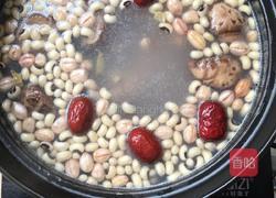 花生眉豆鸡脚汤的做法图解7