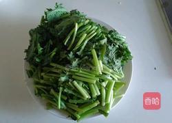 蒜蓉炒茼蒿的做法图解1