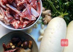 白萝卜炖羊排的做法图解1