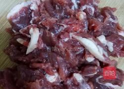 酸菜炒肉的做法图解3