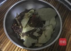 酱猪蹄的做法图解2