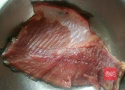 炸大鲤鱼的做法图解2