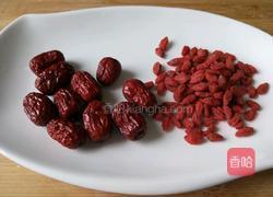 白萝卜枸杞红枣猪骨汤的做法图解4