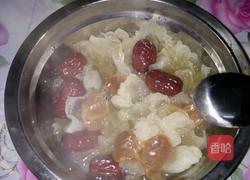 银耳 红枣 桂圆羹的做法图解3