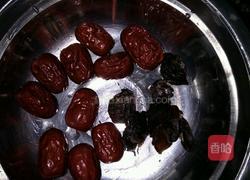 银耳 红枣 桂圆羹的做法图解2