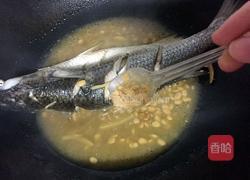 豆酱焖黑鱼的做法图解6