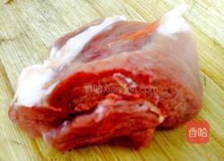 蘑菇炒肉的做法图解1