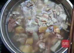 清炖牛肉萝卜汤的做法图解1