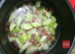 佛手瓜麻鸡汤的做法图解2