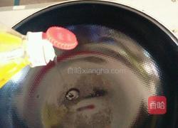 甜玉米炒肉的做法图解3