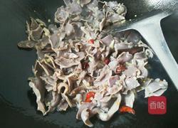 鸭胗炒酸菜的做法图解7