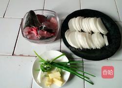 黑鱼白萝卜汤的做法图解1