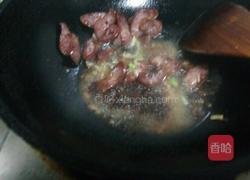 腊肠炒芹菜的做法图解4