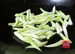西芹炒鱿鱼的做法图解9