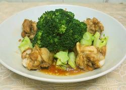 西兰花拌鸡腿