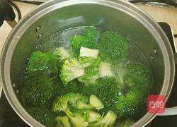 西兰花拌鸡腿的做法图解7