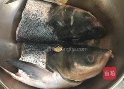 鱼头豆腐汤的做法图解2