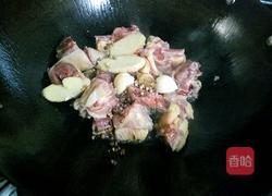 野生山药炖鸡汤的做法图解2